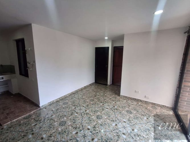 Apartamento de 2 alcobas en arriendo en San Miguel, Medellín, 58 m² · foto 4 de 11