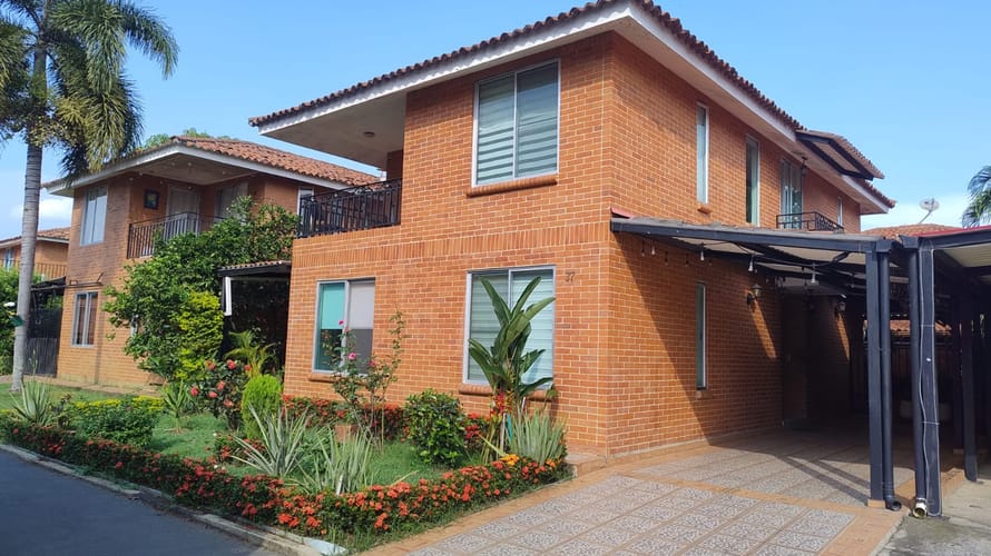 Casa de 4 alcobas en venta en El Castillo, Jamundí, 448 m² · foto 5 de 24