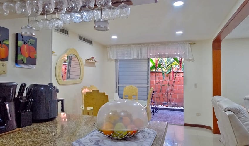 Casa de 4 alcobas en venta en El Castillo, Jamundí, 448 m² · foto 7 de 24