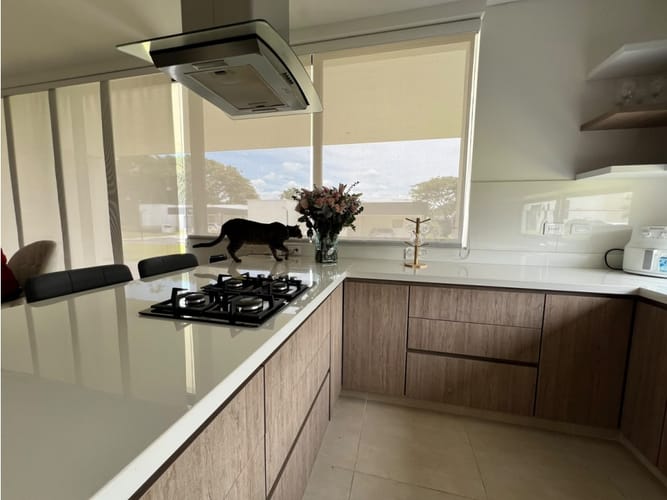 Casa de 4 alcobas en venta en Cerritos, Pereira, 217 m² · foto 3 de 9