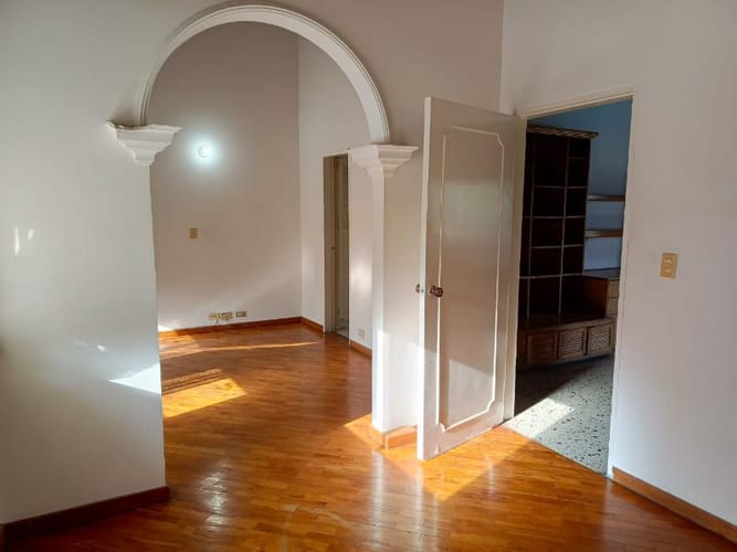 Apartamento de 5 alcobas en arriendo en Alejandría, Medellín, 220 m² · foto 9 de 24