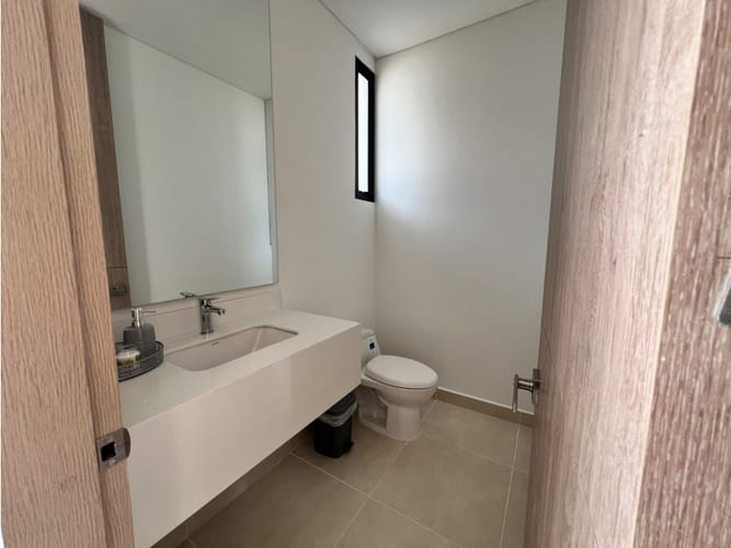 Casa de 4 alcobas en venta en Cerritos, Pereira, 217 m² · foto 5 de 9
