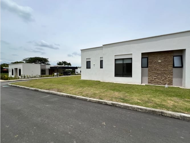 Casa de 4 alcobas en venta en Cerritos, Pereira, 217 m² · foto 6 de 9