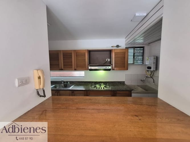 Apartamento de 2 alcobas en arriendo en El Poblado, Medellín, 77 m² · foto 2 de 6