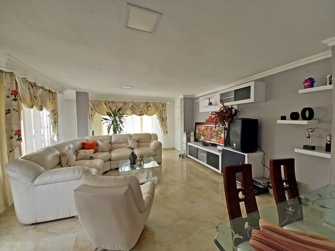 Edificio en venta en Ciudad Cordoba, Cali, 525 m² · foto 2 de 24