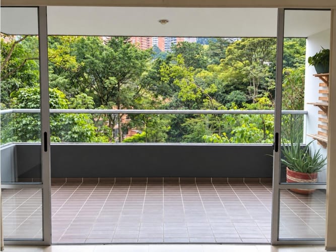 Apartamento de 3 alcobas en venta en Los Balsos, Medellín, 116 m² · foto 4 de 24