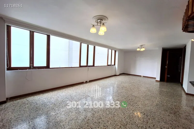 Apartamento de 3 alcobas en arriendo en Patio Bonito, Medellín, 140 m² · foto 2 de 24