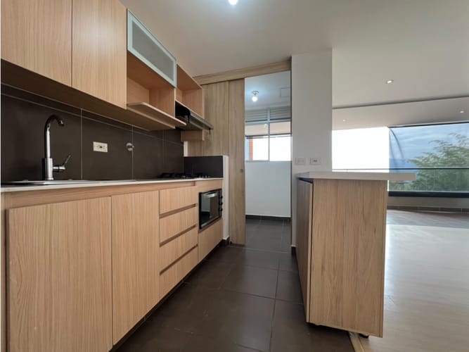 Apartamento de 2 alcobas en arriendo en Cumbres, Medellín, 84 m² · foto 2 de 17