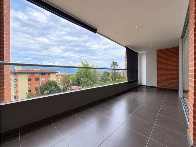 Apartamento de 2 alcobas en arriendo en Cumbres, Medellín, 84 m² · foto 4 de 17
