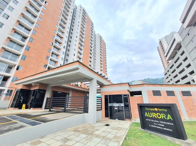 Apartamento de 2 alcobas en venta en Anillo Vial, Floridablanca, 62 m² · foto 2 de 19