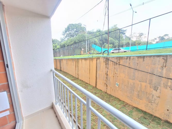 Apartamento de 2 alcobas en venta en Anillo Vial, Floridablanca, 62 m² · foto 7 de 19