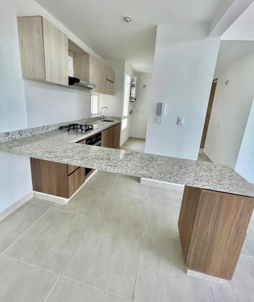 Apartamento de 3 alcobas en venta en Varsovia, Ibagué, 92 m² · foto 2 de 11