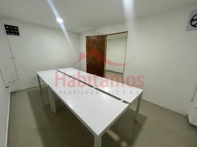 Oficina en arriendo en El Dorado, Envigado, 42 m² · foto 2 de 7