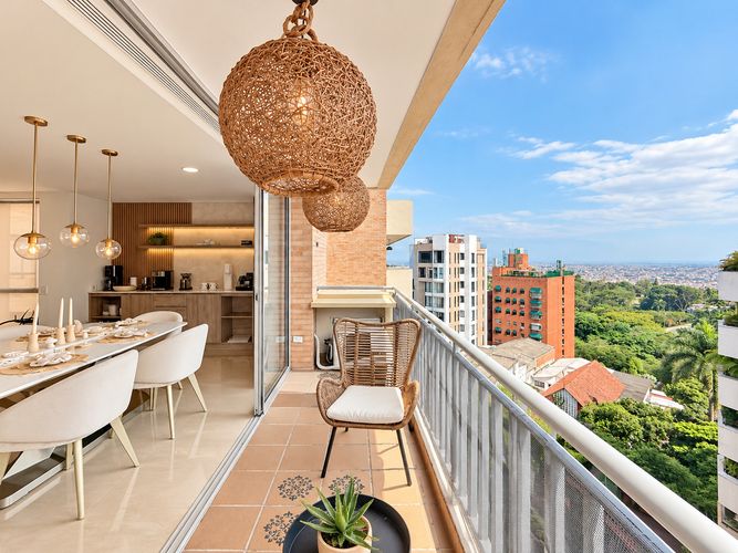 Apartamento de 2 alcobas en venta en La Arboleda, Cali, 126 m² · foto 2 de 16