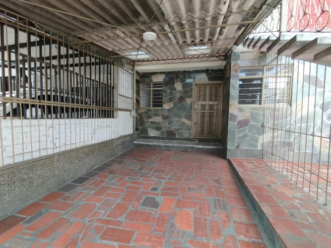 Casa de 3 alcobas en arriendo en Salomia, Cali, 138 m² · foto 2 de 21