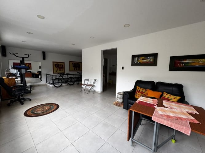 Casa de 4 alcobas en venta en Cristales, Cali, 170 m² · foto 4 de 24