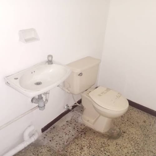 Local en arriendo en Estadio, Medellín, 39 m² · foto 9 de 10