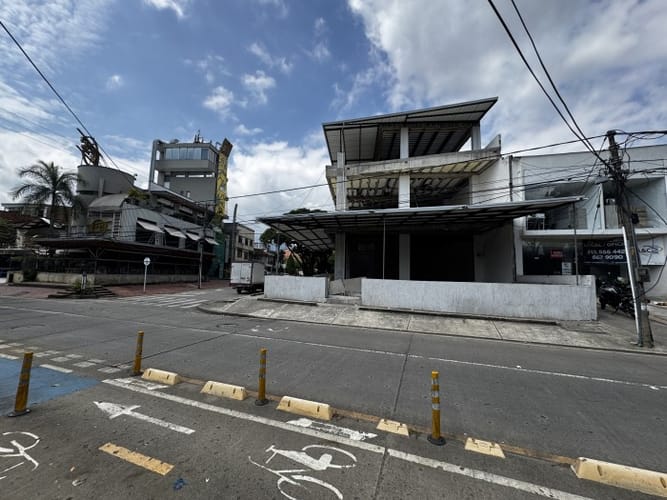 Local en venta en Santa Anita, Cali, 999 m² · foto 2 de 24