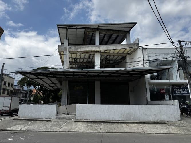 Local en venta en Santa Anita, Cali, 999 m² · foto 3 de 24
