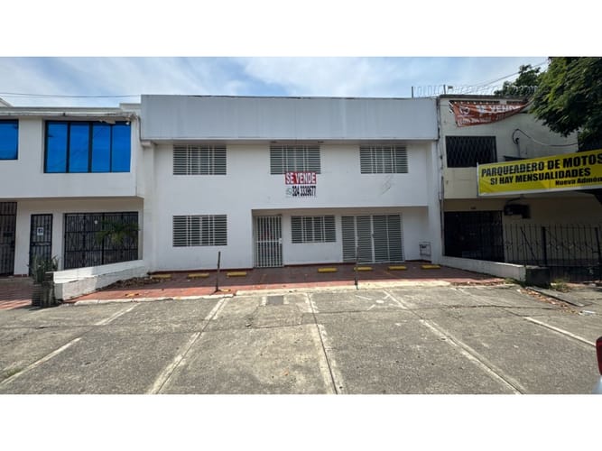 Casa de 9 alcobas en venta en Tequendama, Cali, 400 m² · foto 2 de 24
