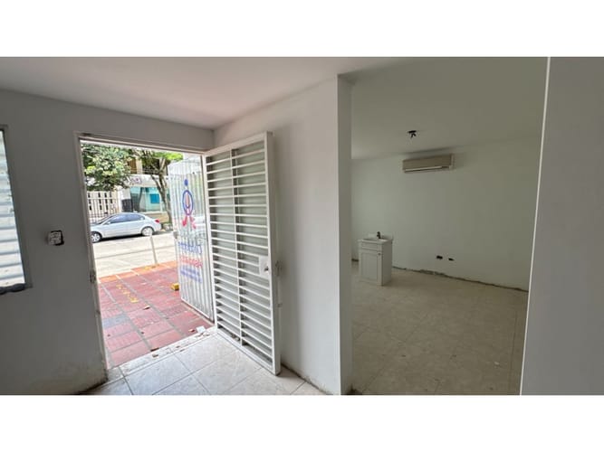 Casa de 9 alcobas en venta en Tequendama, Cali, 400 m² · foto 3 de 24