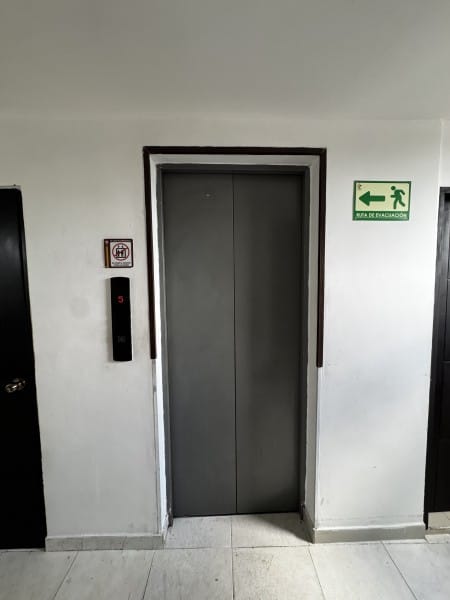 Edificio en venta en Los Cambulos, Cali, 4699 m² · foto 12 de 24
