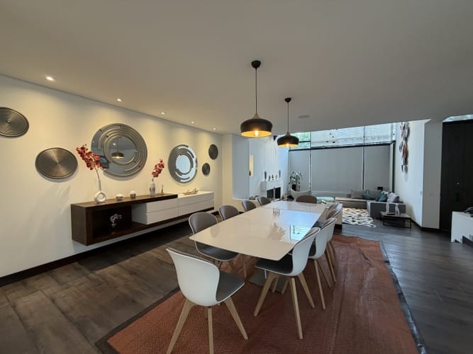 Casa de 4 alcobas en venta en Cedritos, Bogotá, 776 m² · foto 3 de 24