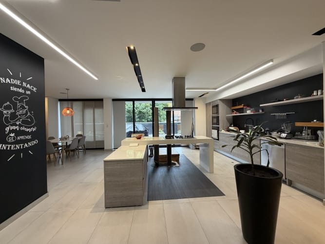 Casa de 4 alcobas en venta en Cedritos, Bogotá, 776 m² · foto 5 de 24
