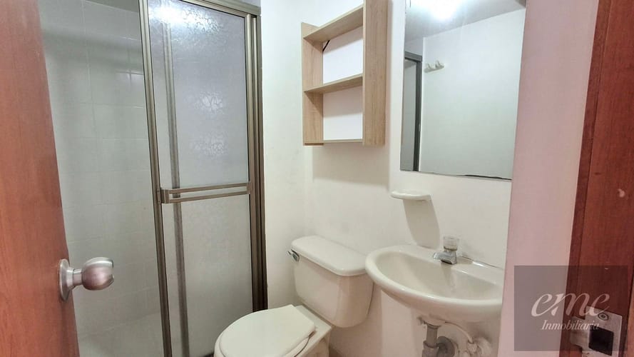 Apartamento de 2 alcobas en arriendo en Loma Del Indio, Medellín, 55 m² · foto 8 de 15
