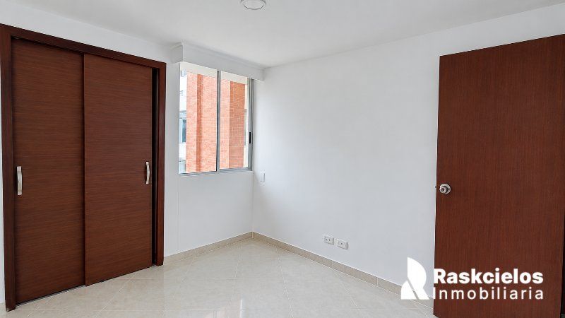 Apartamento de 3 alcobas en arriendo en Loma De Los Bernal, Medellín, 76 m² · foto 11 de 21