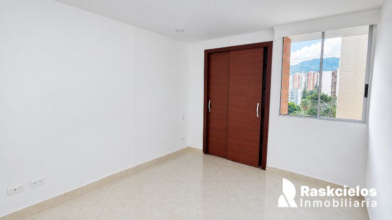 Apartamento de 3 alcobas en arriendo en Loma De Los Bernal, Medellín, 76 m² · foto 12 de 21