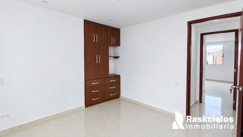 Apartamento de 3 alcobas en arriendo en Loma De Los Bernal, Medellín, 76 m² · foto 13 de 21
