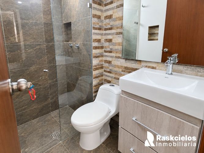 Apartamento de 3 alcobas en arriendo en Loma De Los Bernal, Medellín, 76 m² · foto 14 de 21
