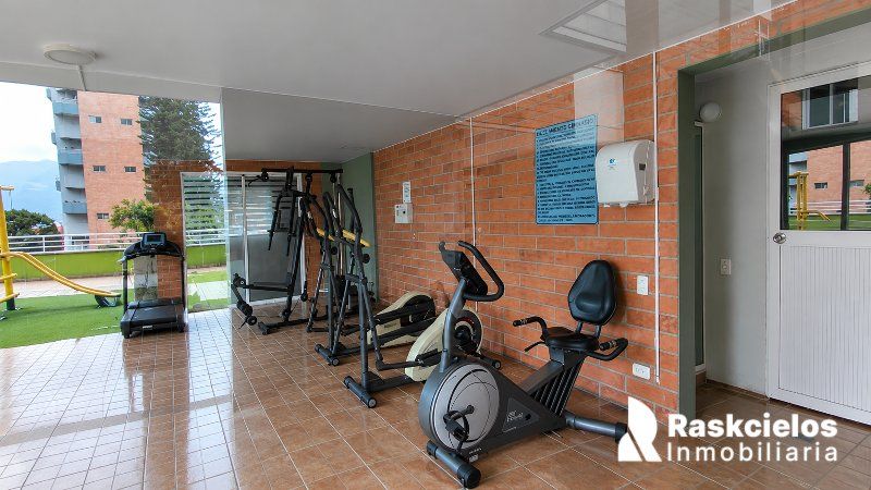 Apartamento de 3 alcobas en arriendo en Loma De Los Bernal, Medellín, 76 m² · foto 20 de 21
