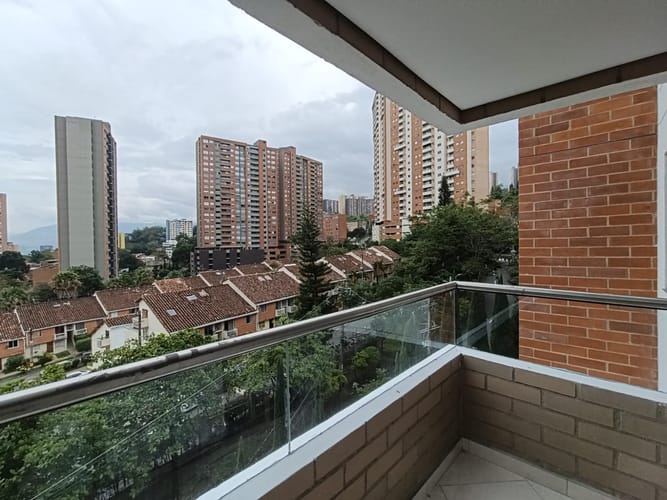 Apartamento de 3 alcobas en arriendo en Las Lomitas, Sabaneta, 80 m² · foto 3 de 19