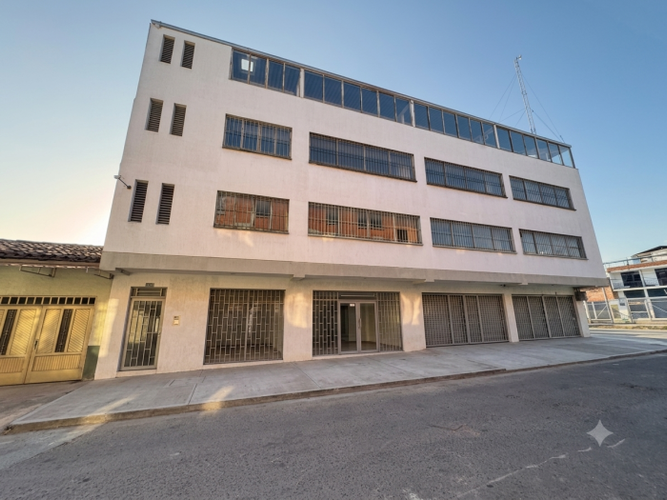 Edificio en venta en Saavedra Galindo, Cali, 800 m² · foto 2 de 24