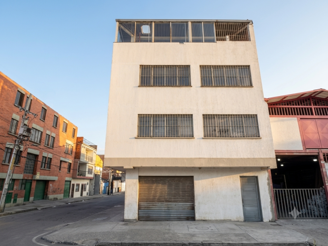 Edificio en venta en Saavedra Galindo, Cali, 800 m² · foto 3 de 24