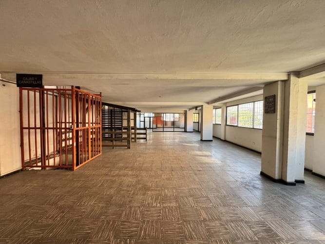 Edificio en venta en Saavedra Galindo, Cali, 800 m² · foto 10 de 24