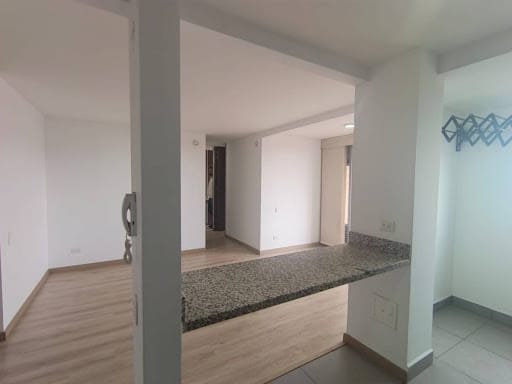 Apartamento de 3 alcobas en venta en El Tintal, Bogotá, 62 m² · foto 2 de 21