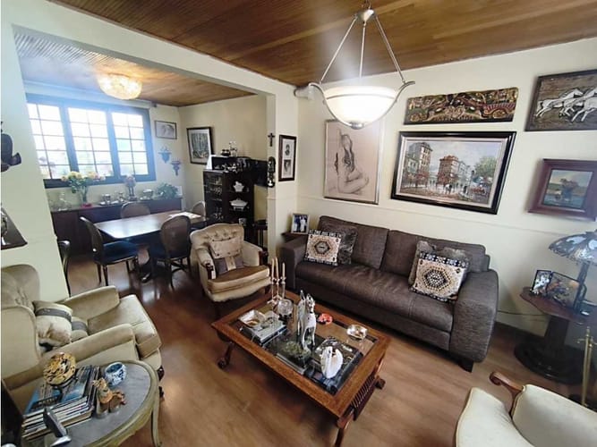 Casa de 5 alcobas en venta en San Luis, Bogotá, 205 m² · foto 3 de 24