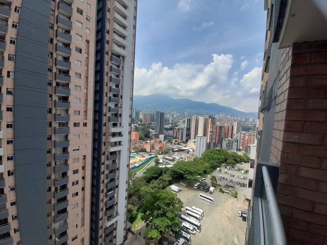 Apartamento de 3 alcobas en arriendo en Aves Maria, Sabaneta, 74 m² · foto 2 de 24