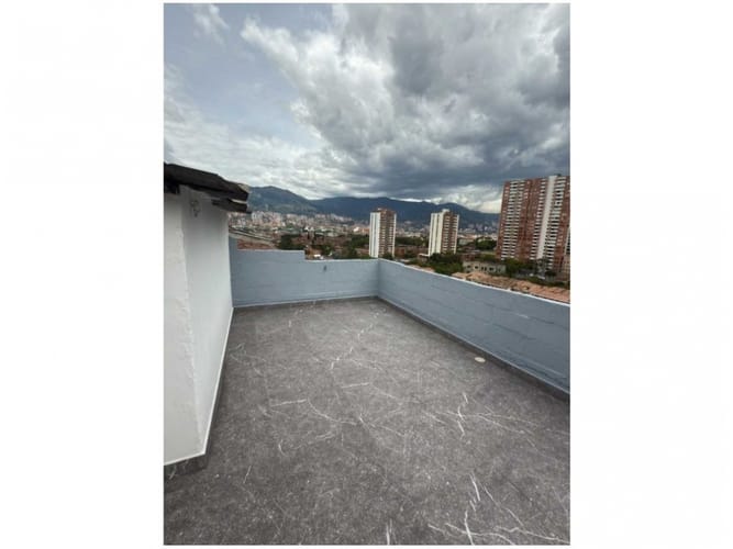 Apartamento de 3 alcobas en venta en Cristo Rey, Medellín, 48 m² · foto 3 de 14