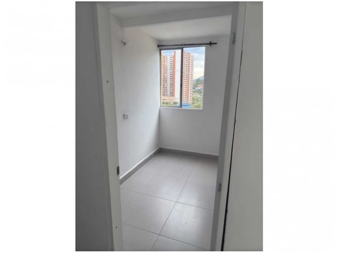 Apartamento de 3 alcobas en venta en Cristo Rey, Medellín, 48 m² · foto 5 de 14