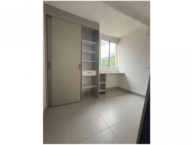 Apartamento de 3 alcobas en venta en Cristo Rey, Medellín, 48 m² · foto 12 de 14