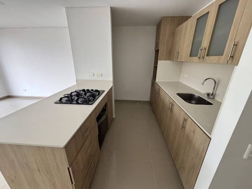 Apartamento de 3 alcobas en arriendo en Loma Del Esmeraldal, Envigado, 113 m² · foto 3 de 24