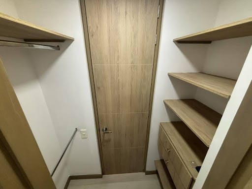 Apartamento de 3 alcobas en arriendo en Loma Del Esmeraldal, Envigado, 113 m² · foto 7 de 24