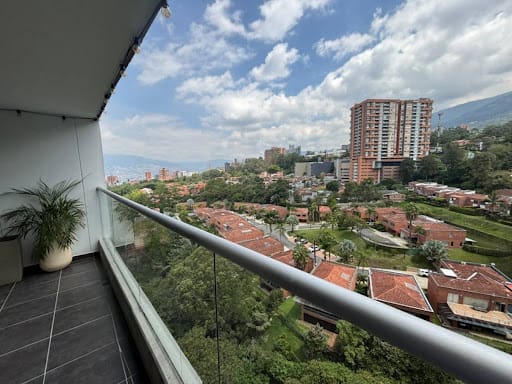 Apartamento de 3 alcobas en arriendo en Loma Del Esmeraldal, Envigado, 113 m² · foto 10 de 24