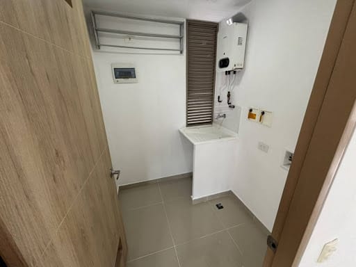 Apartamento de 3 alcobas en arriendo en Loma Del Esmeraldal, Envigado, 113 m² · foto 21 de 24
