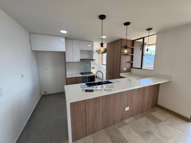 Apartamento de 3 alcobas en arriendo en El Tesoro, Medellín, 165 m² · foto 2 de 24