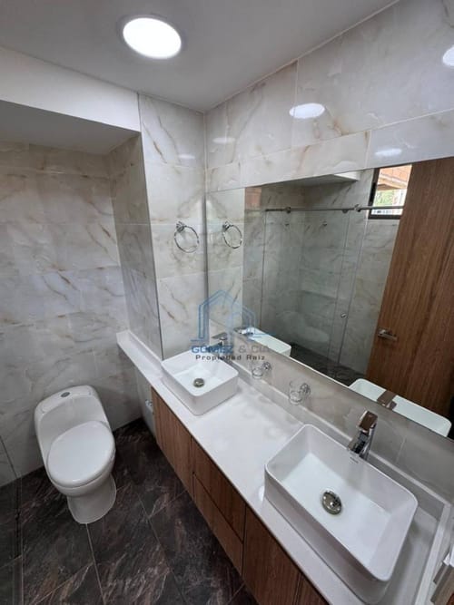 Apartamento de 3 alcobas en arriendo en El Tesoro, Medellín, 165 m² · foto 9 de 24